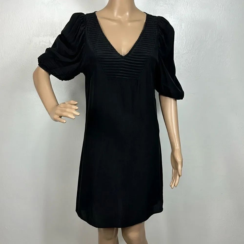 VFish Puff Sleeve Silk V-neck Pleated Back And Front Knee Length DressโSize M